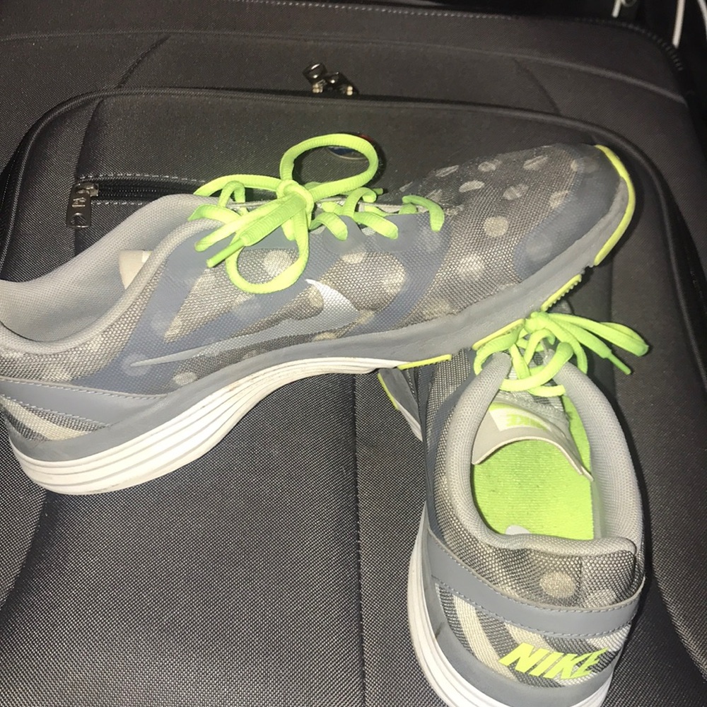 Nike tennis shoes